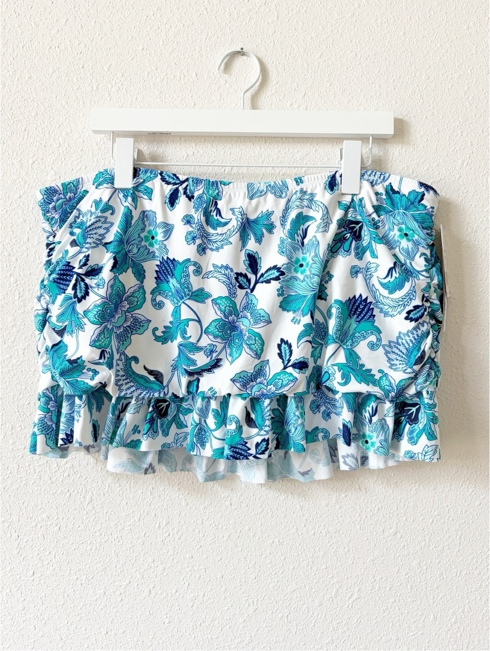 La Blanca Island Goddess Ruffle Skirted Swim Bottom Blue Floral Size 20W Beach